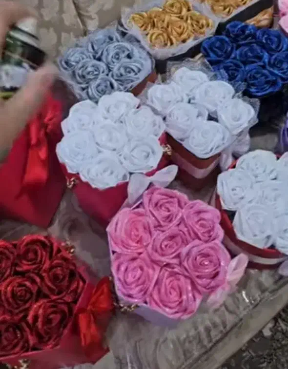 گل روبانی ۲۰ شاخه|گل مصنوعی|سقز, |دیوار