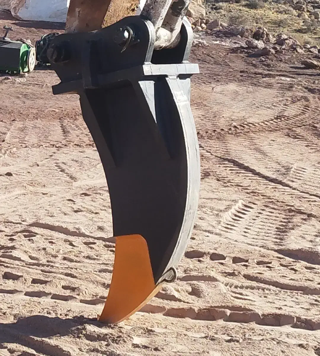 کلنگ بیل مکانیکی|ماشین‌آلات صنعتی|شیراز, کوی قضات|دیوار