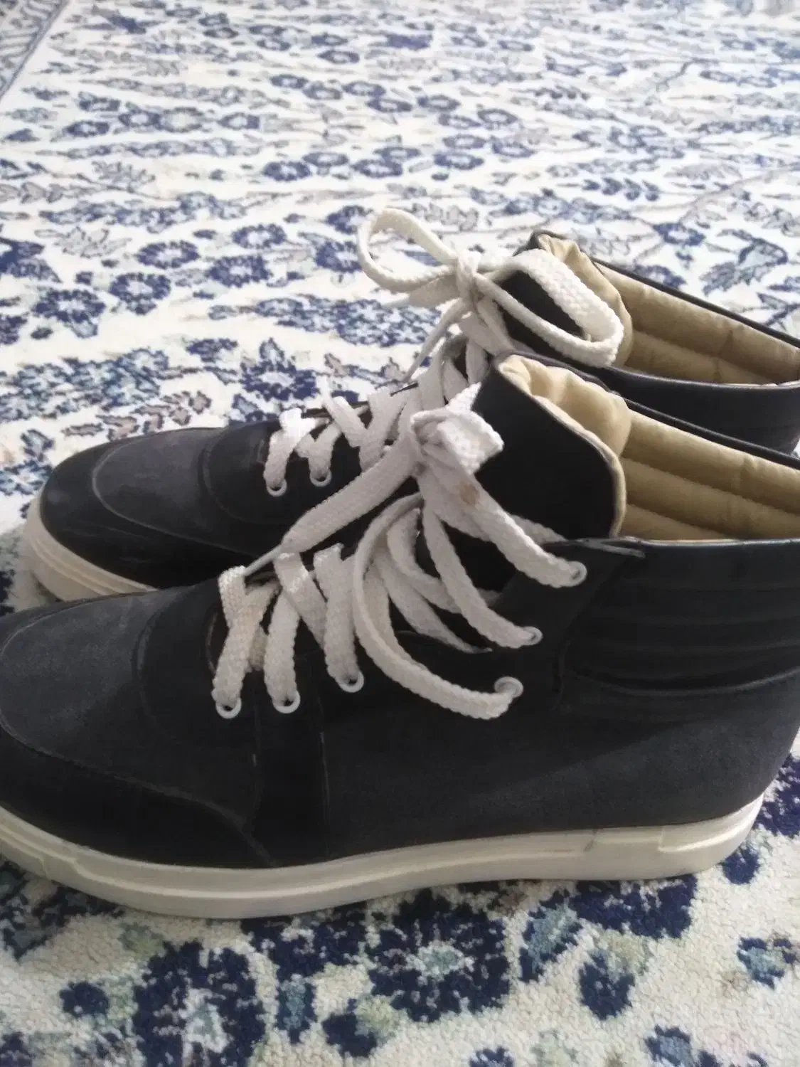 کفش ورزشی|کیف، کفش، کمربند|شوشتر, |دیوار