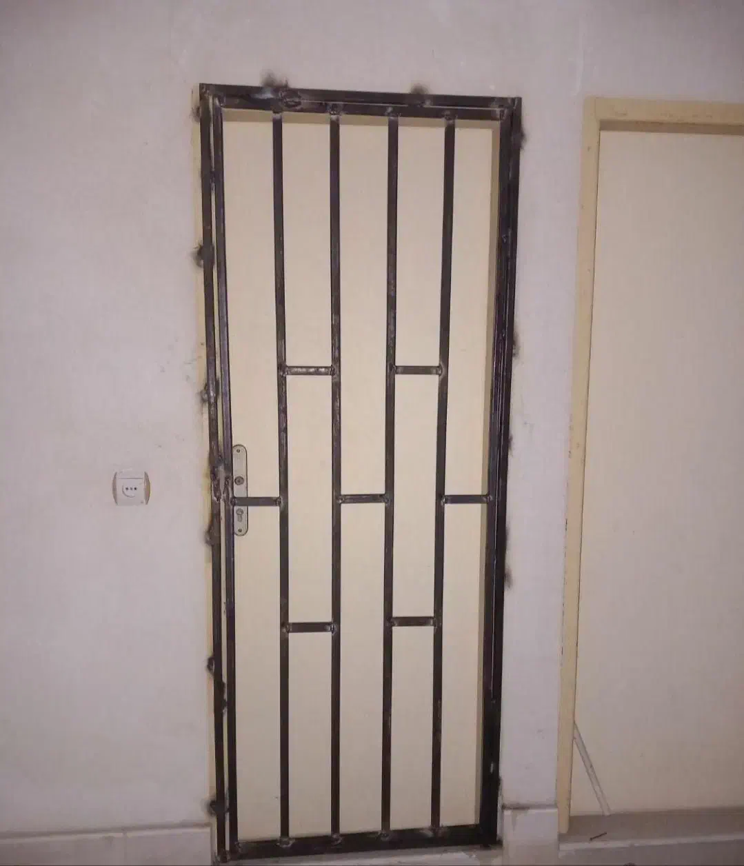 جوشکاریه سیار درمحل شما،قیمت منصف و باکیفت|خدمات پیشه و مهارت|لشت نشا, |دیوار