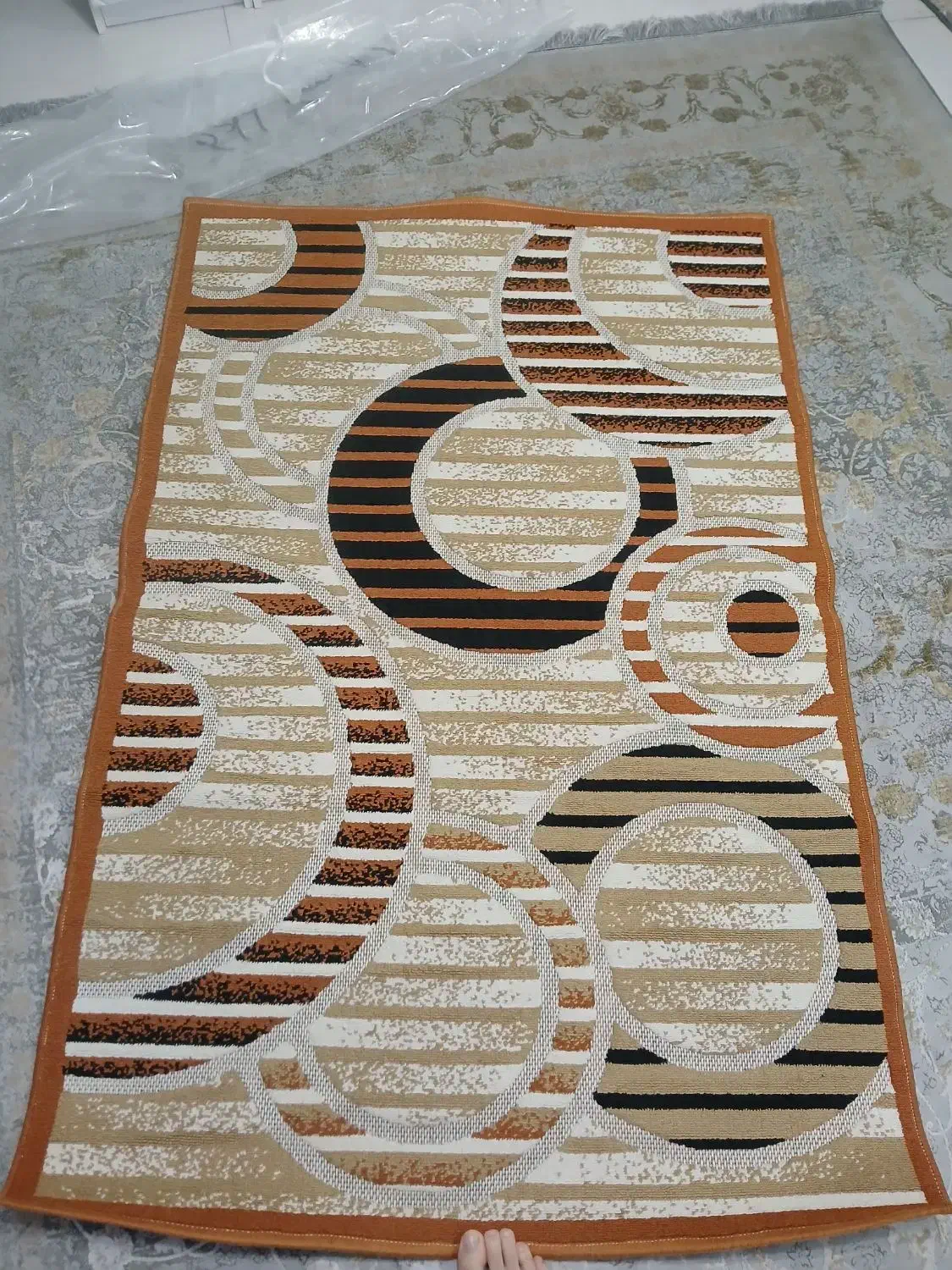 قالیچه|فرش|رشت, کوی طالقانی|دیوار