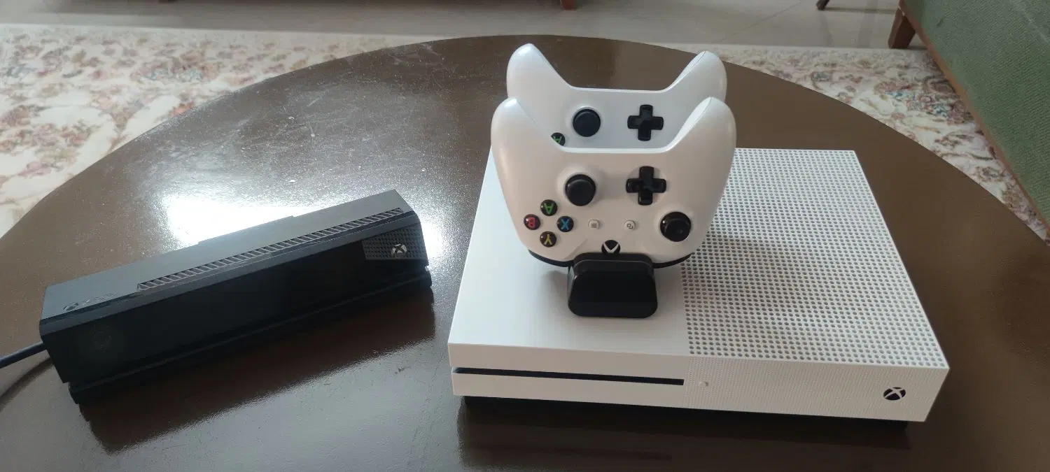 Xbox One S کامل ۲ دسته شارژی و Kinect|کنسول، بازی ویدئویی و آنلاین|مشهد, کوثر|دیوار