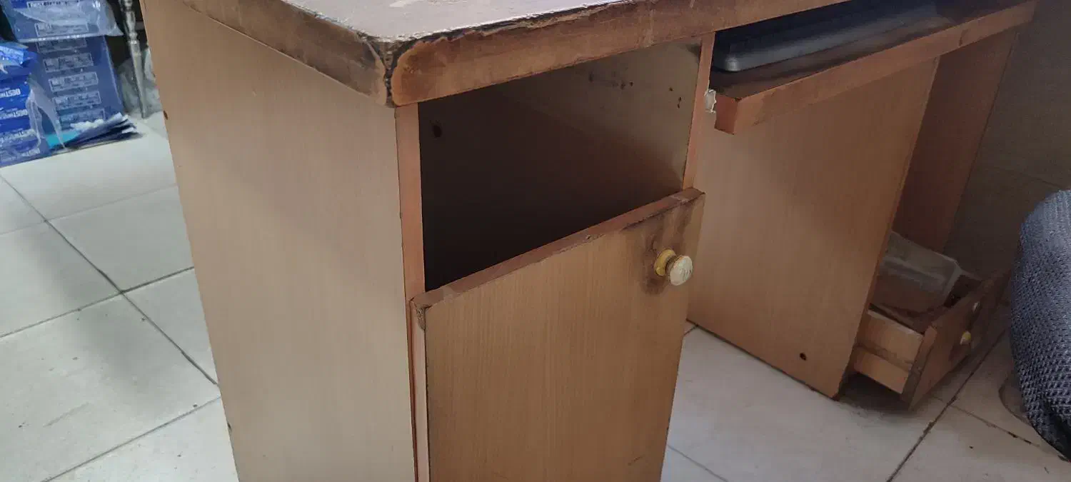 فروش دوعددصندلی گردون با یک میز کامپیوتر|صندلی و نیمکت|تبریز, |دیوار