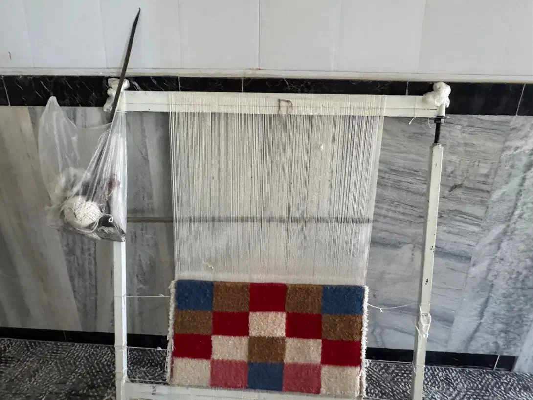 دار قالی اماده چله کشی شده|لوازم خیاطی و بافتنی|قروه, |دیوار