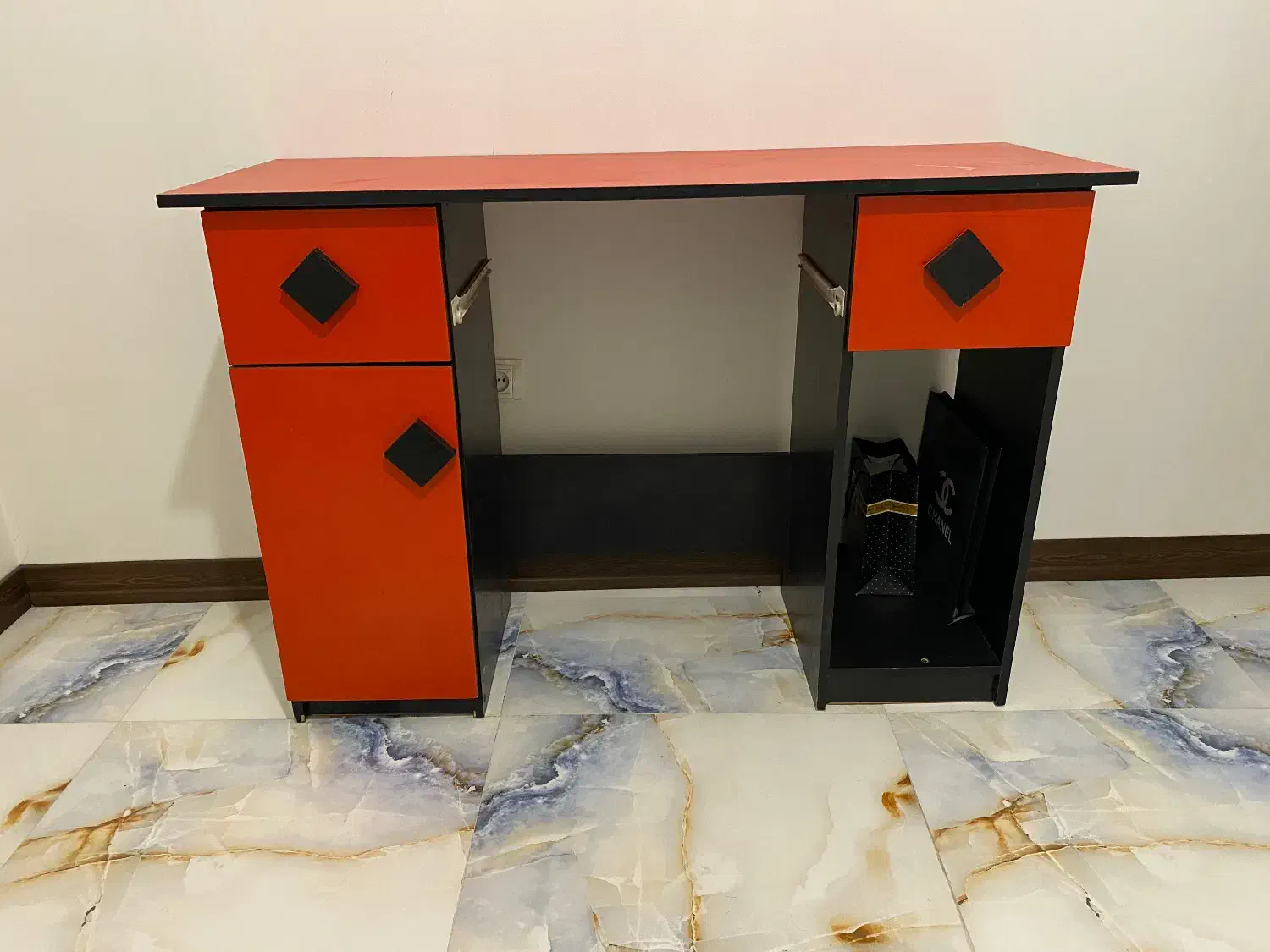 میز تحریر|میز تحریر و کامپیوتر|اسلام‌شهر, شهرک احمدیه|دیوار