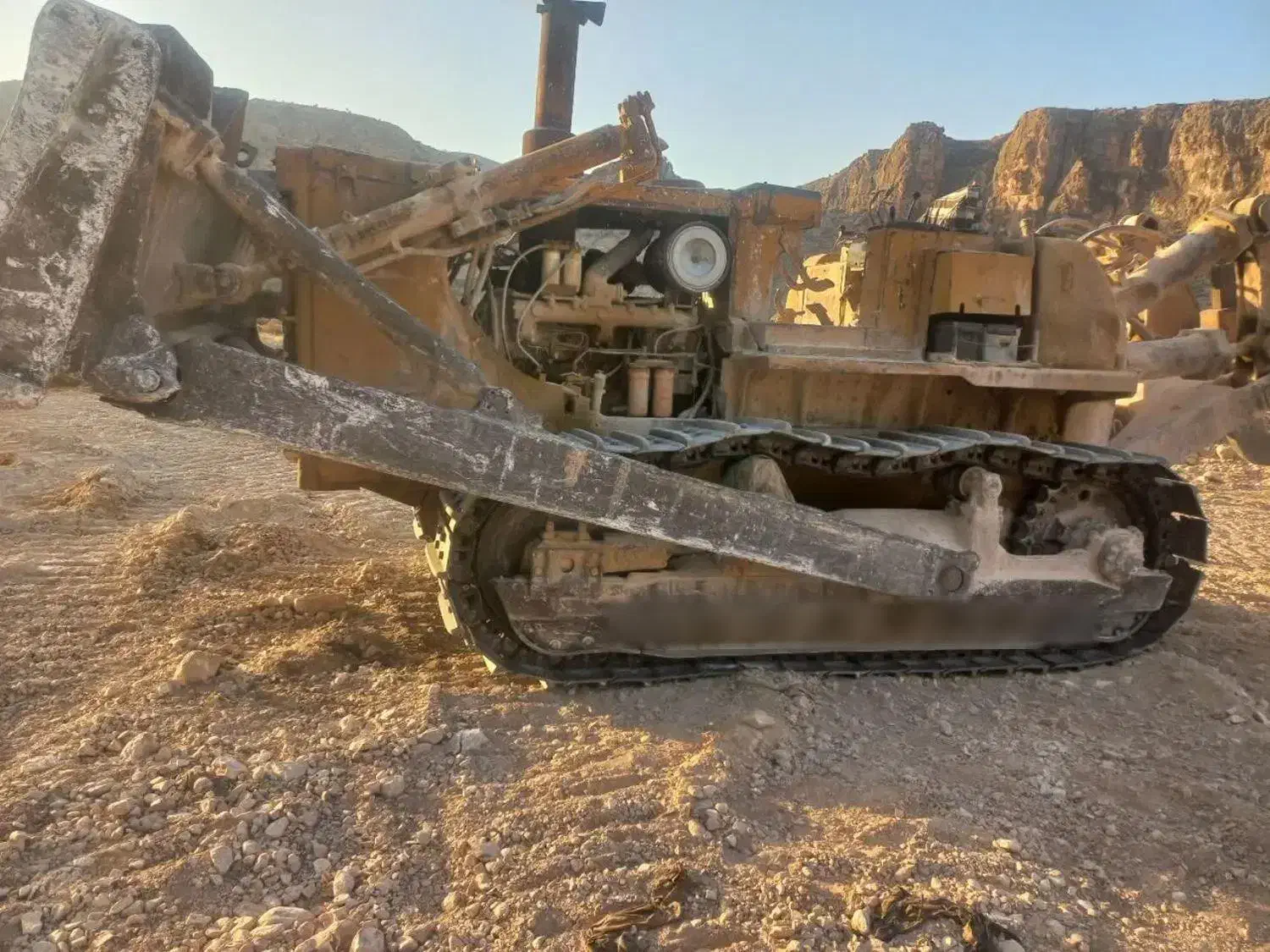 لودر و بلدوزر زنجیری|خودرو سنگین|اصفهان, اصفهانک|دیوار