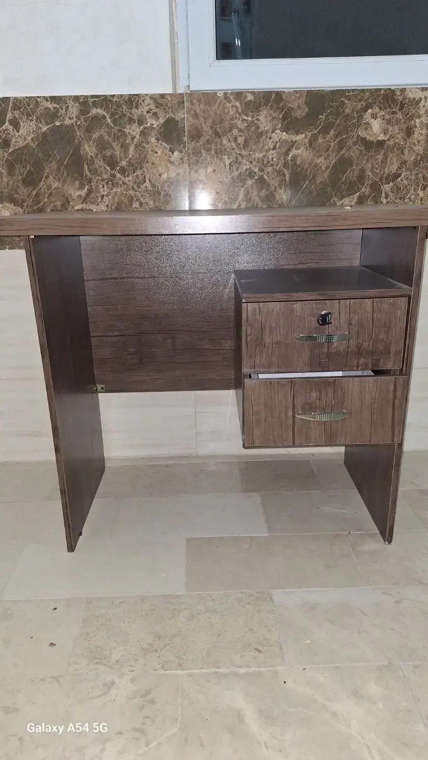 میز تحریر با صندلی|میز تحریر و کامپیوتر|اشتهارد, |دیوار