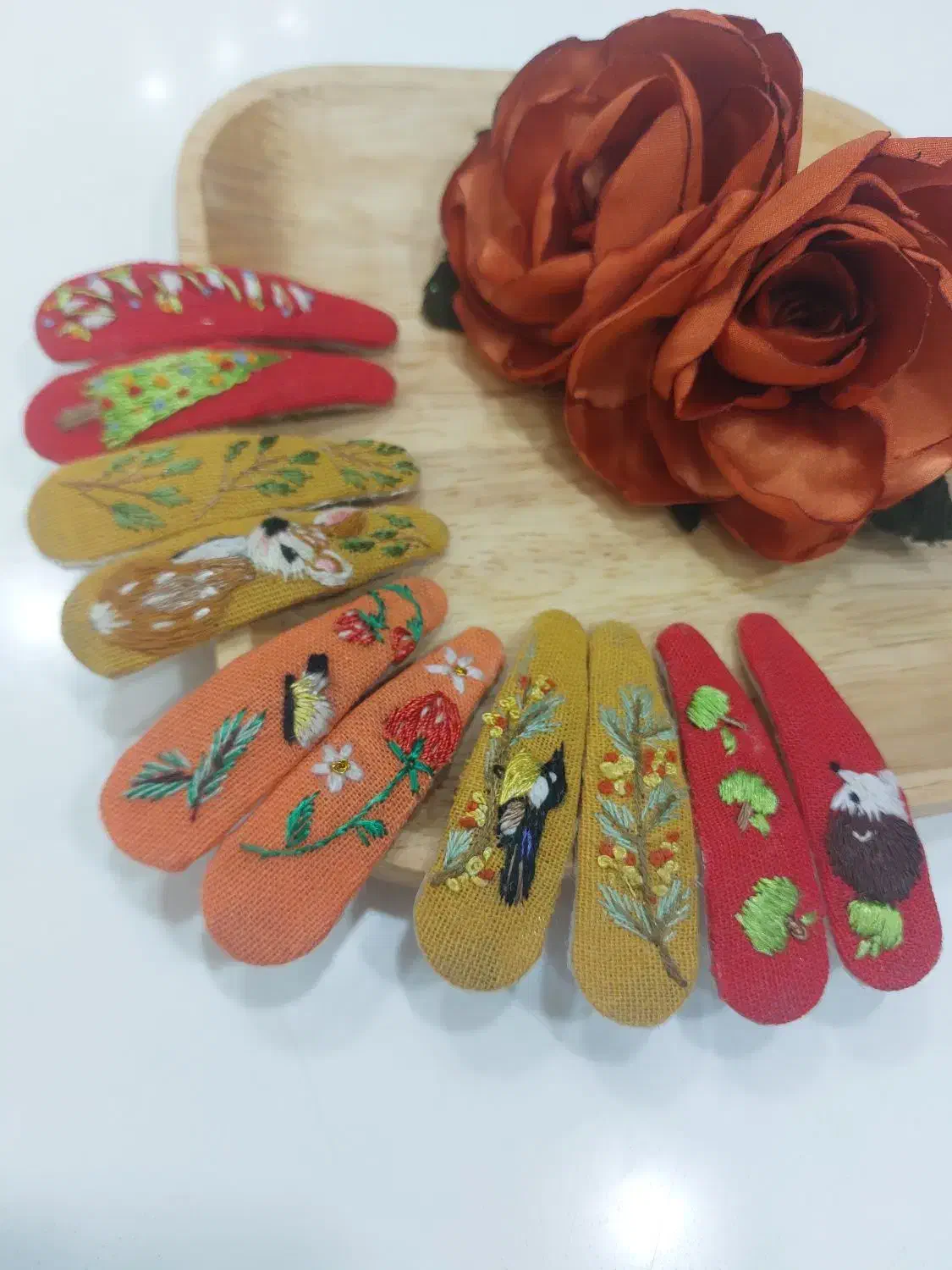 گیره های تق تقی گلدوزی|زیورآلات و اکسسوری|سیرجان, |دیوار