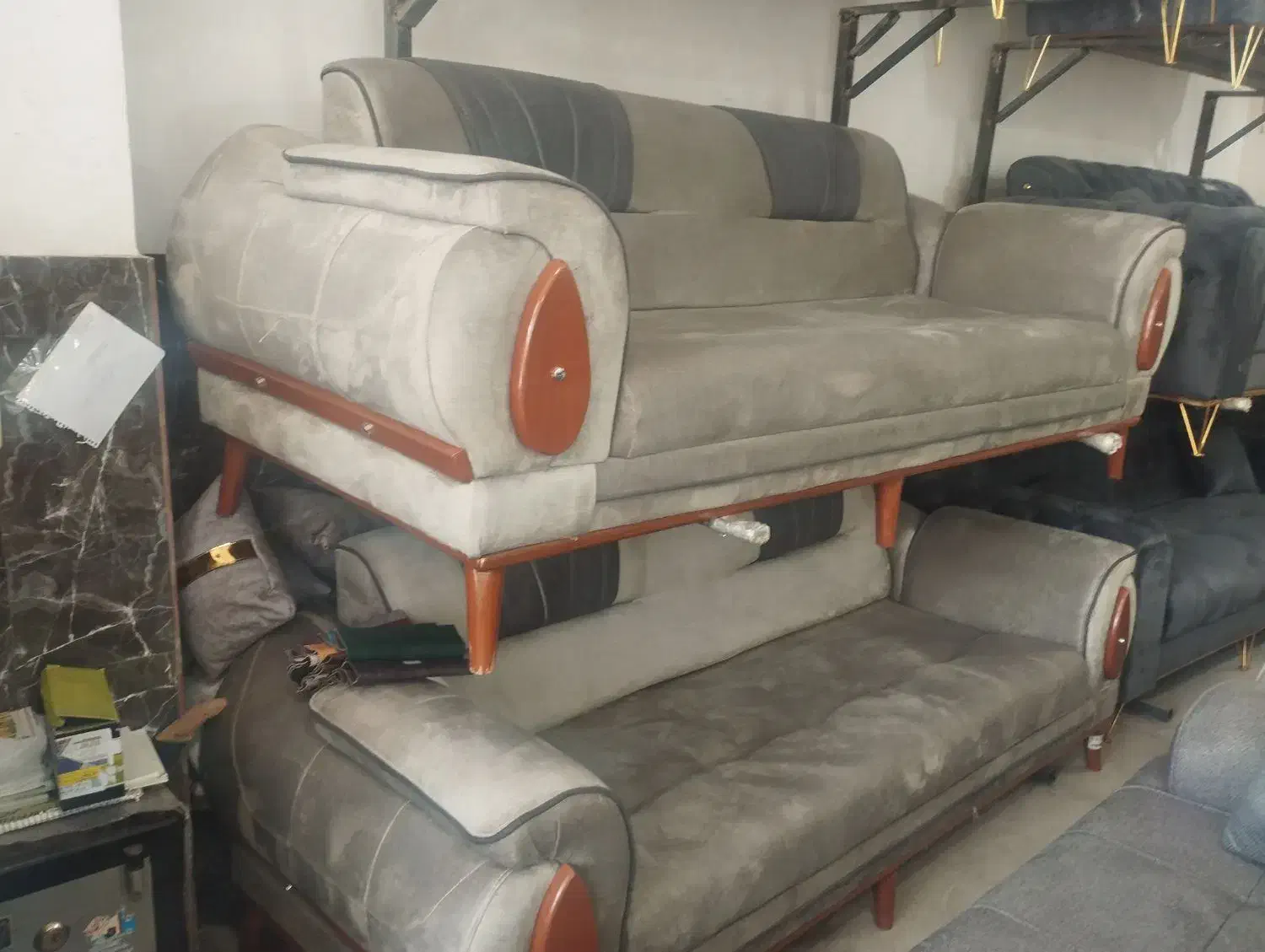 مبل گل قرمز   کاشان|مبلمان خانگی و میز عسلی|ارومیه, |دیوار