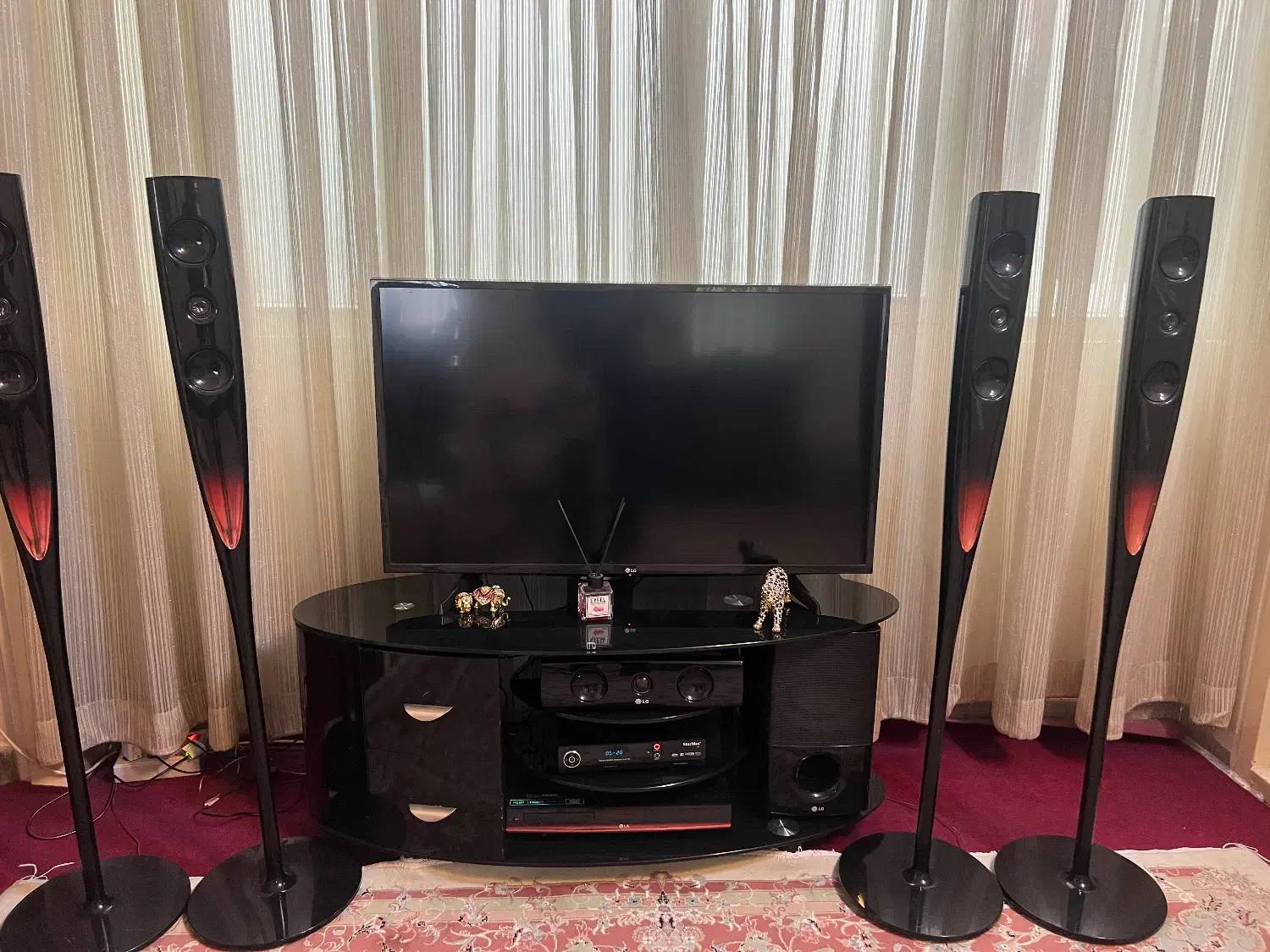 تلوزیون ال جی به همراه سینما خانواده و میزتلوزیون|سیستم صوتی خانگی|تهران, قیام|دیوار