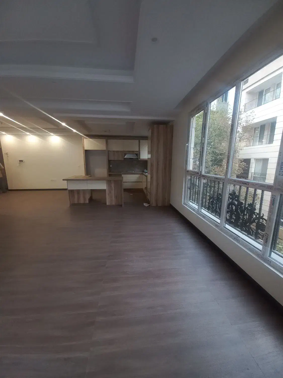 آپارتمان ۱۰۷متری نوساز، کلید نخورده|فروش آپارتمان|تهران, لویزان|دیوار