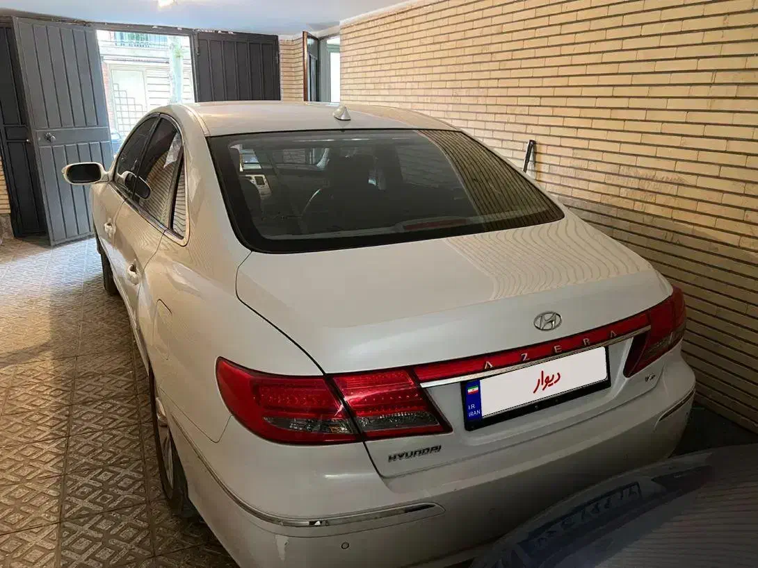 آزرا کالیفرنیا ۲۰۱۱ سفید|خودرو سواری و وانت|اصفهان, زهران|دیوار