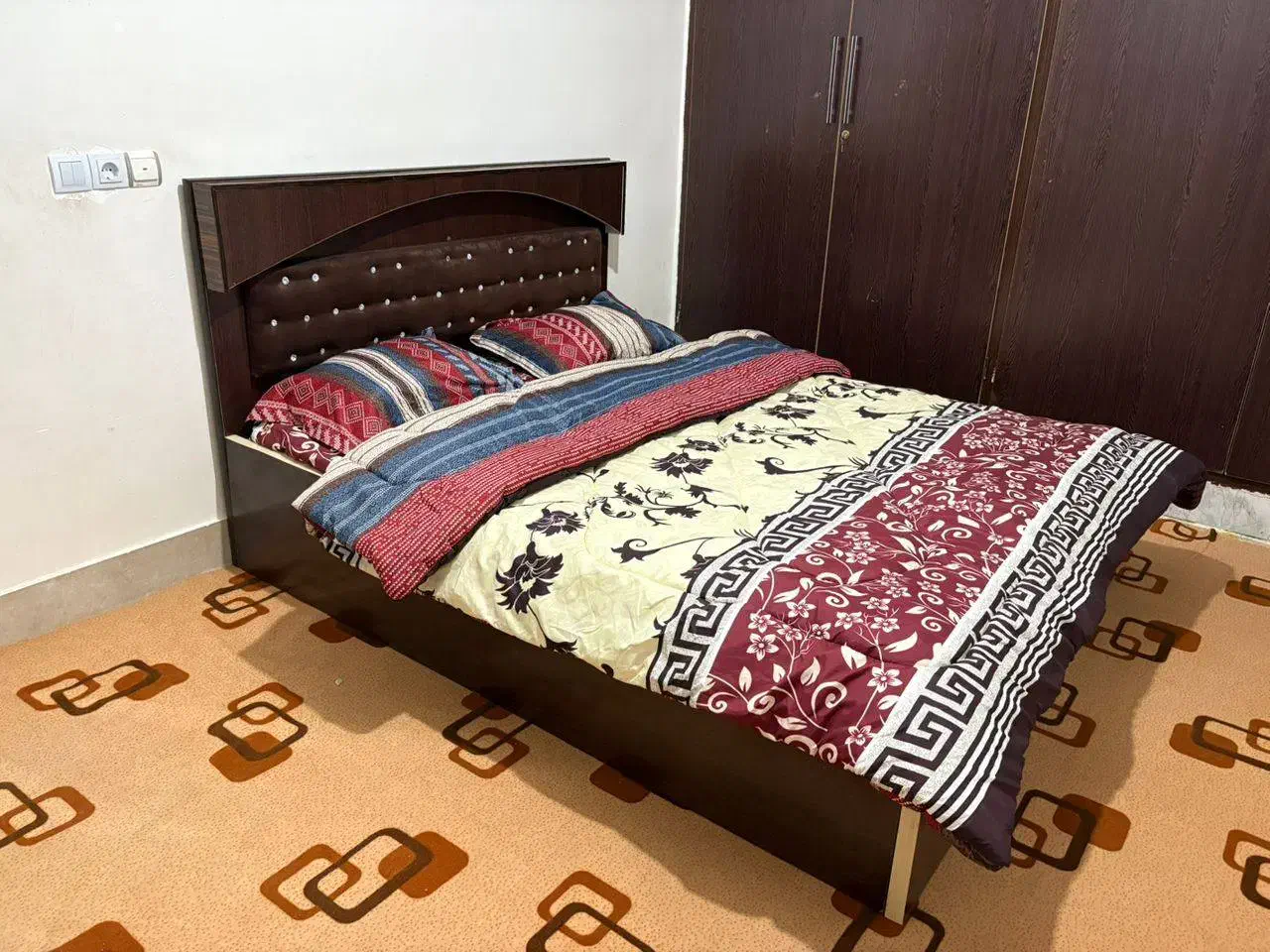 منزل مبله (اجاره کوتاه مدت)|اجارهٔ کوتاه‌مدت آپارتمان و سوئیت|صدرا-فارس, فاز ۱|دیوار