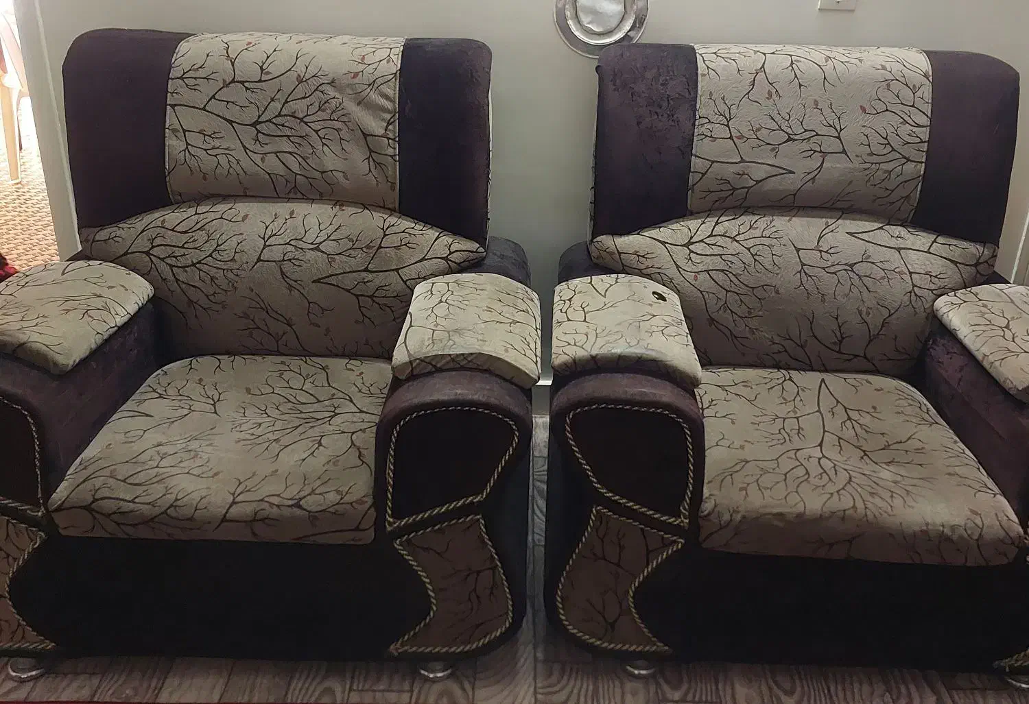 دو عدد تک نفره، یک دوم نفره ، یک سه نفره|مبلمان خانگی و میز عسلی|ساری, |دیوار