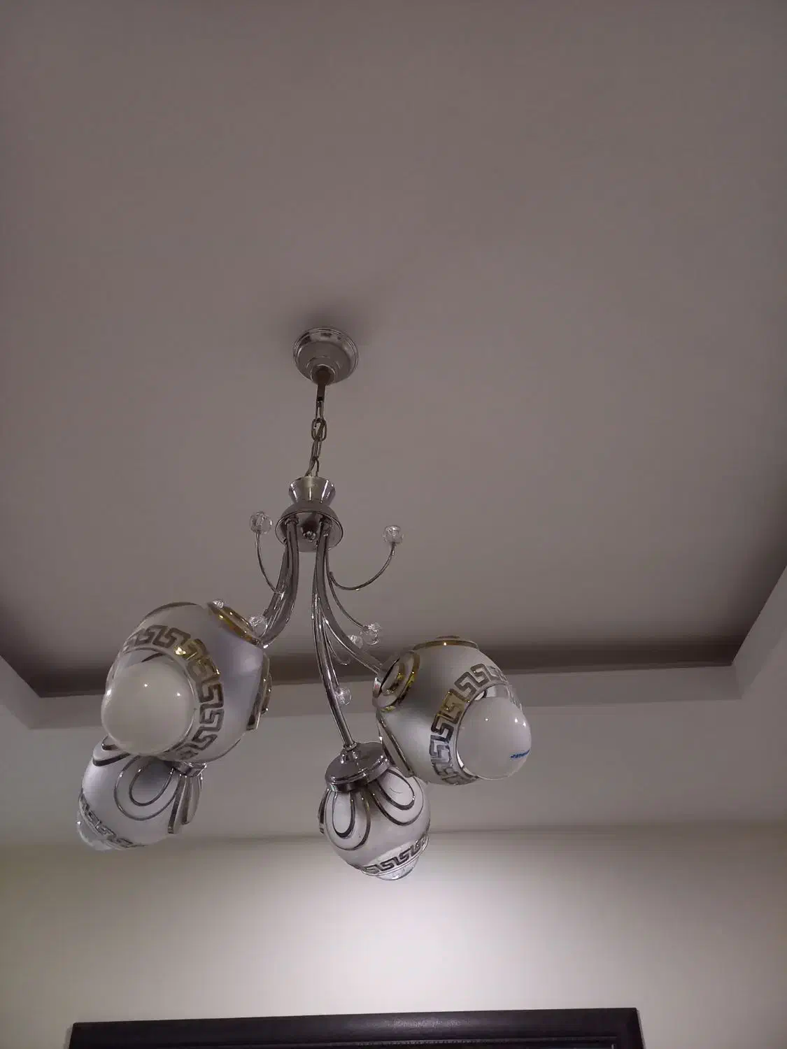 لوستر ۴شاخه|لوستر و چراغ آویز|تهران, وحیدیه|دیوار