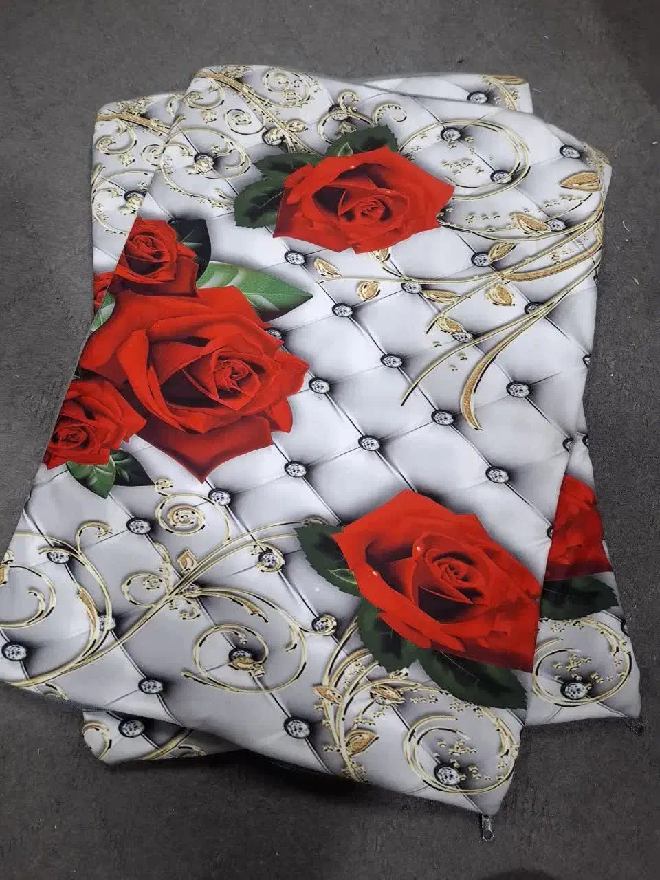 روبالشتی|رختخواب، بالش، پتو|باسمنج, |دیوار