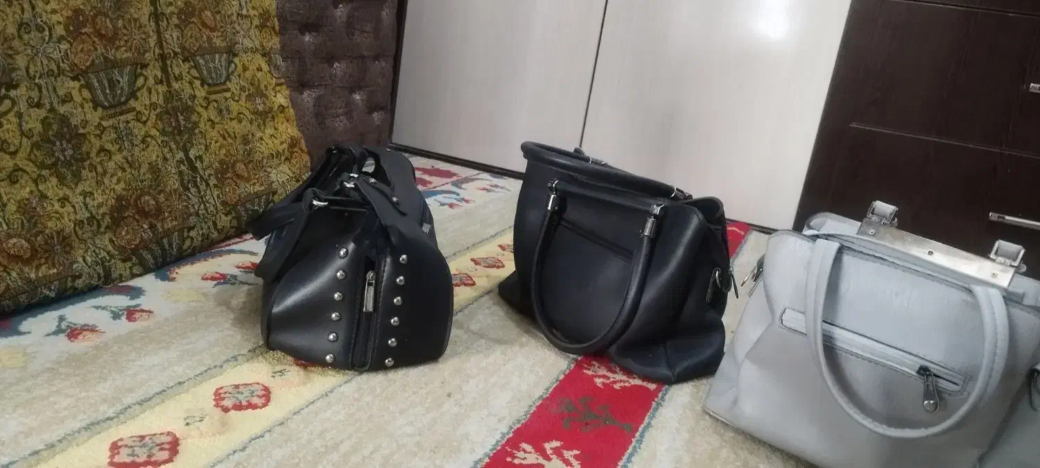 ۴تا کیف نو|کیف، کفش، کمربند|اصفهان, خواجه عمید|دیوار