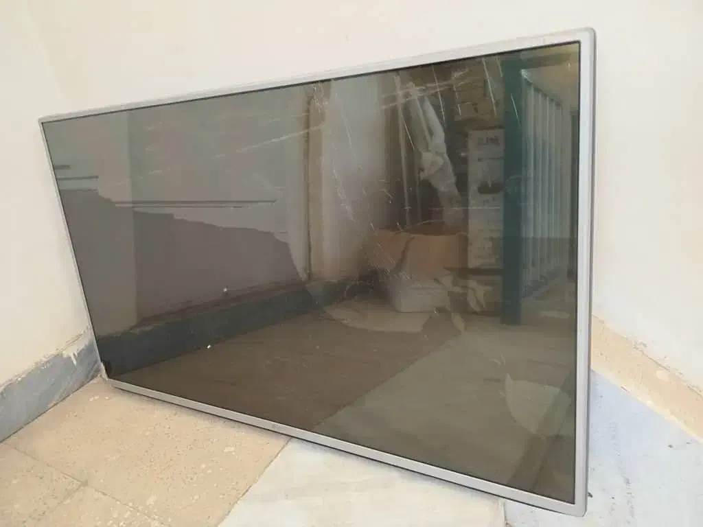 تلویزیون۴۳  ال جی شکسته|تلویزیون و پروژکتور|فردیس, فردیس|دیوار