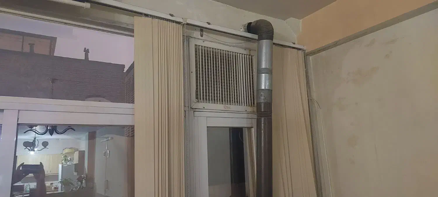 پرده عمودی سالم رنگ کرم|پرده، رانر، رومیزی|مشهد, ده دی|دیوار