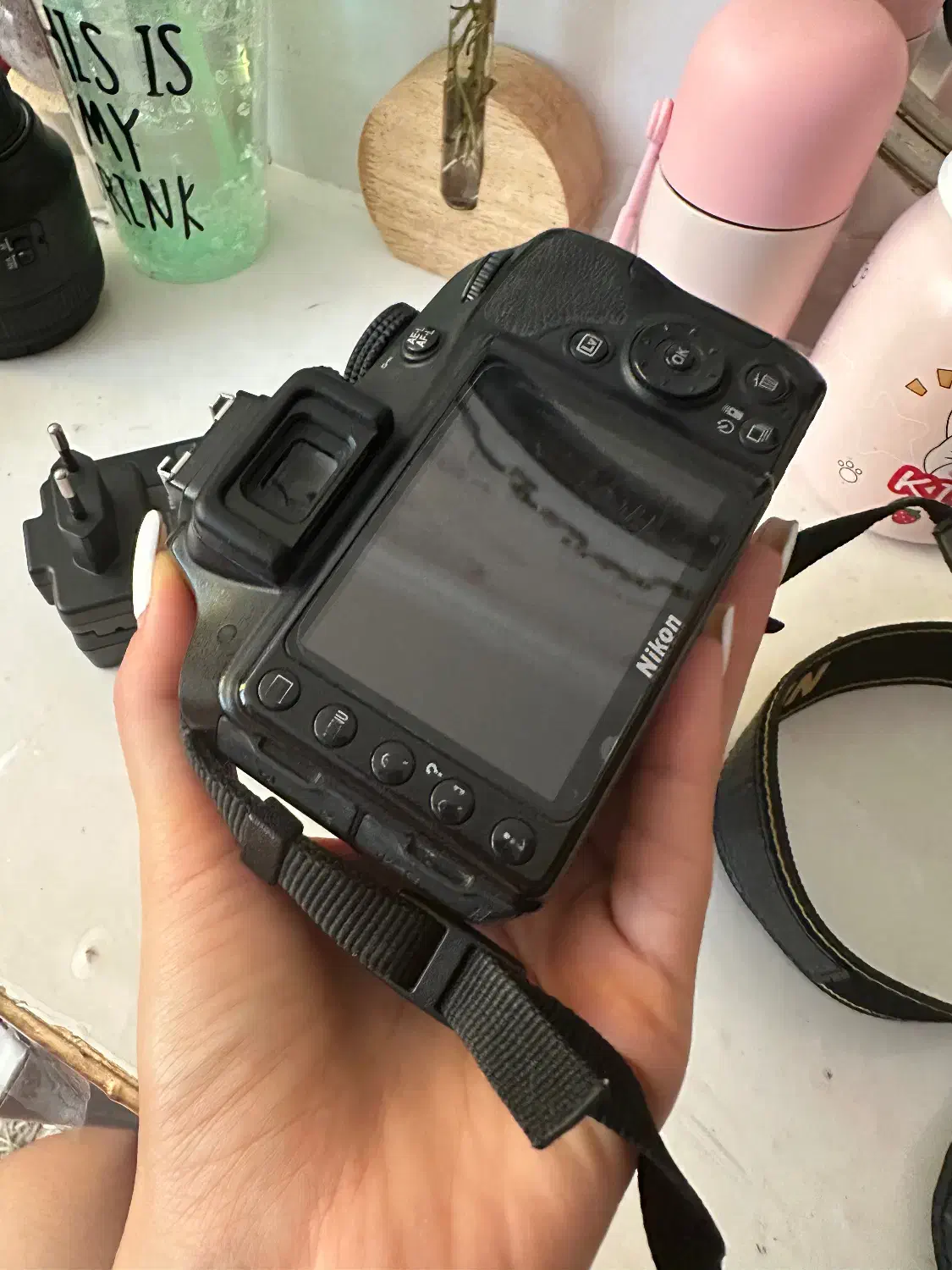 دوربین نیکون 3300d بهمراه لنز ۵۵-۱۸|دوربین عکاسی و فیلم‌برداری|شیراز, وصال|دیوار