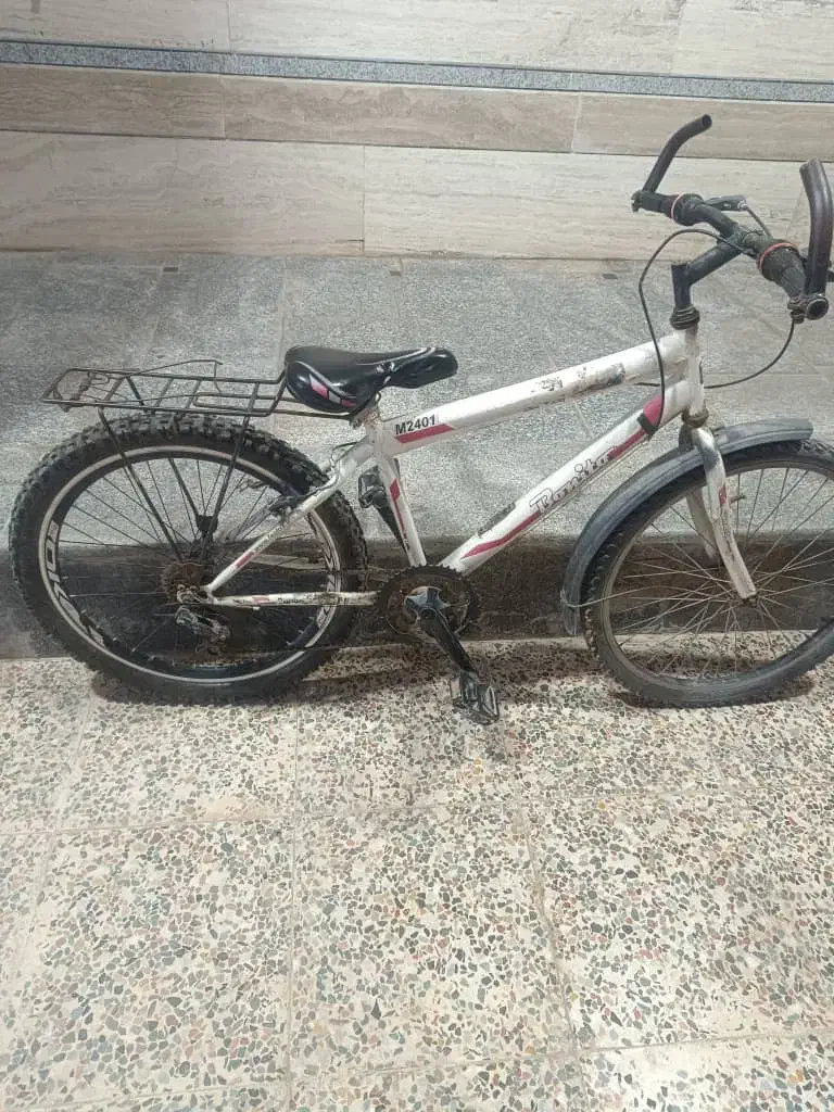 دوچرخه|دوچرخه، اسکیت، اسکوتر|اهرم, |دیوار