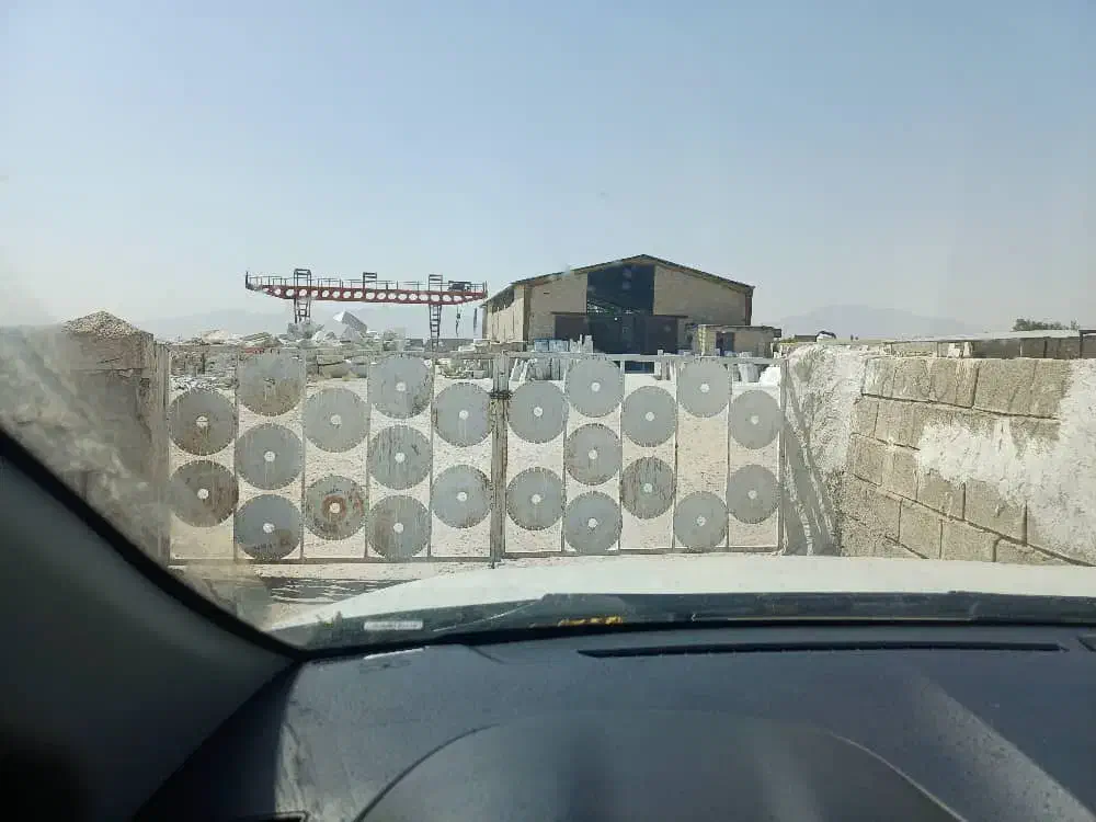 به یک نفر کارگر سنگبری نیاز مندیم|استخدام صنعتی، فنی، مهندسی|سروستان, |دیوار