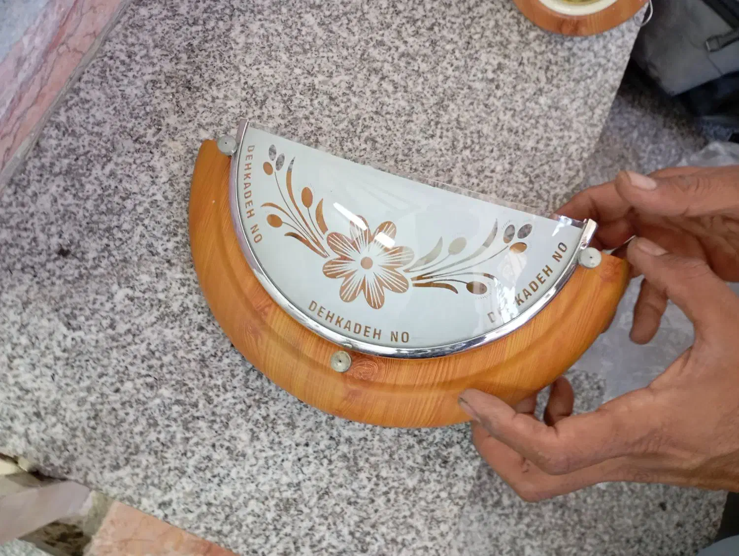 چراغ خواب لامپ هالوژن|لامپ و چراغ|گرگان, |دیوار