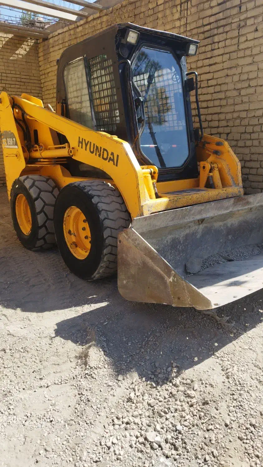 بابکت هیوندا مدل۲۰۰۷|خودرو سنگین|نجف‌آباد, ویلاشهر|دیوار