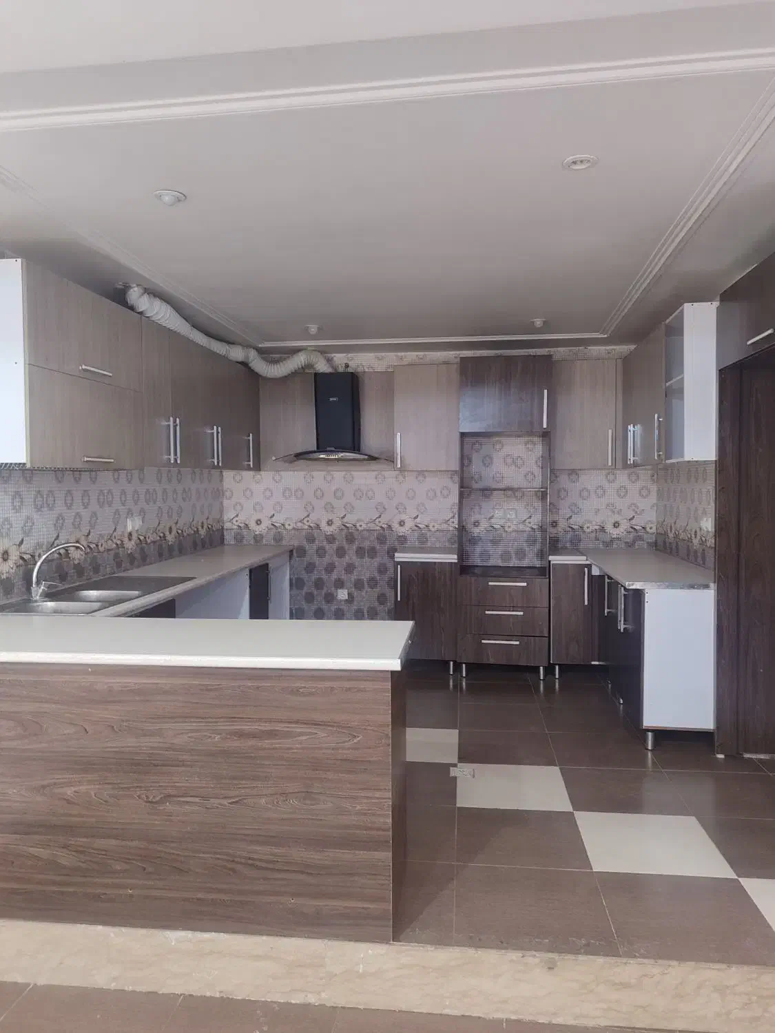 طبقه اول استقلال|اجارهٔ آپارتمان|جیرفت, |دیوار