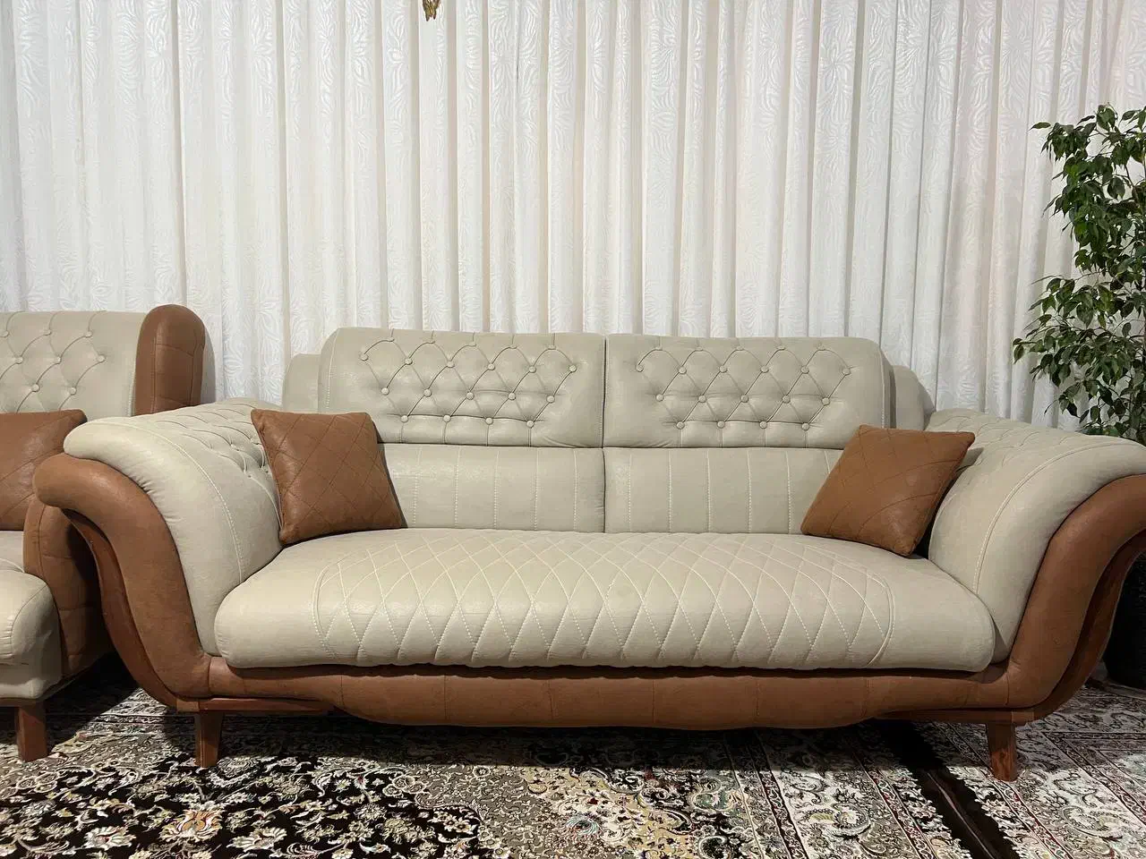 مبل ۸ نفره چرم شیک و باکیفیت|مبلمان خانگی و میز عسلی|مشهد, ایثار|دیوار