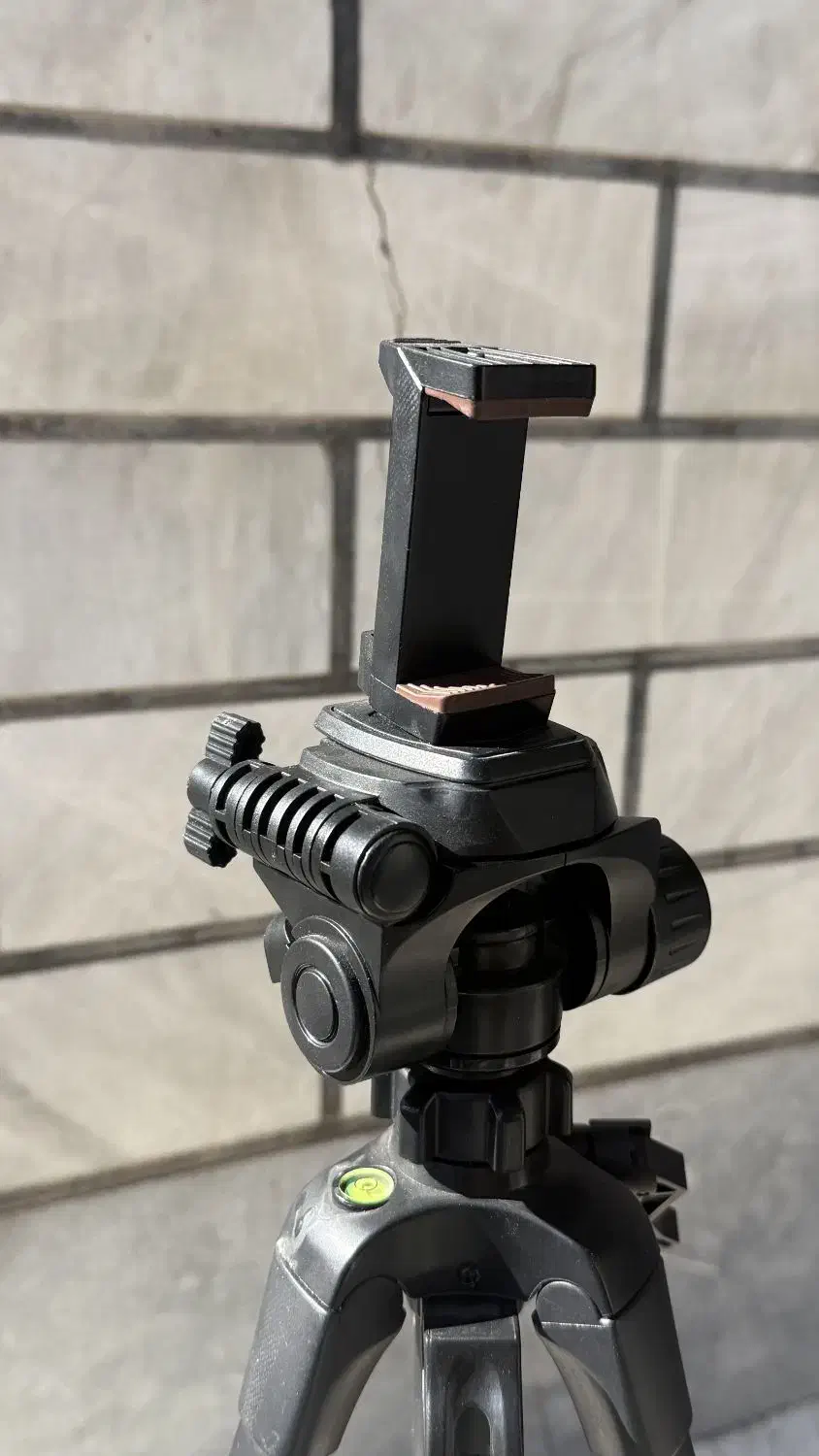 سه پایه|دوربین عکاسی و فیلم‌برداری|اهواز, زیباشهر|دیوار