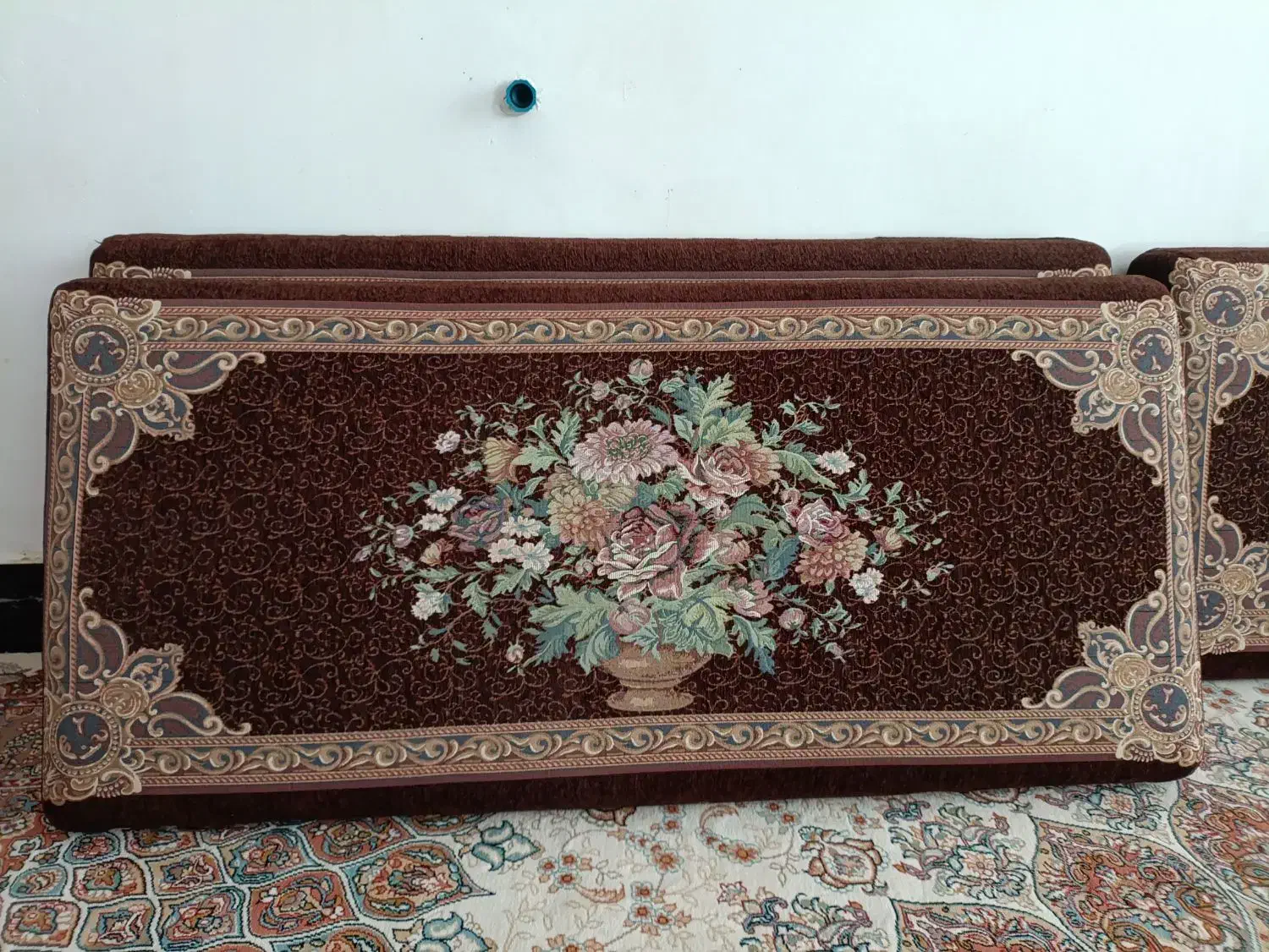 پشتی درحد نو|پشتی|چرداول, |دیوار