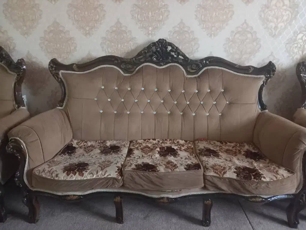 مبل ۹ نفره کلاسیک|مبلمان خانگی و میز عسلی|کردکوی, |دیوار