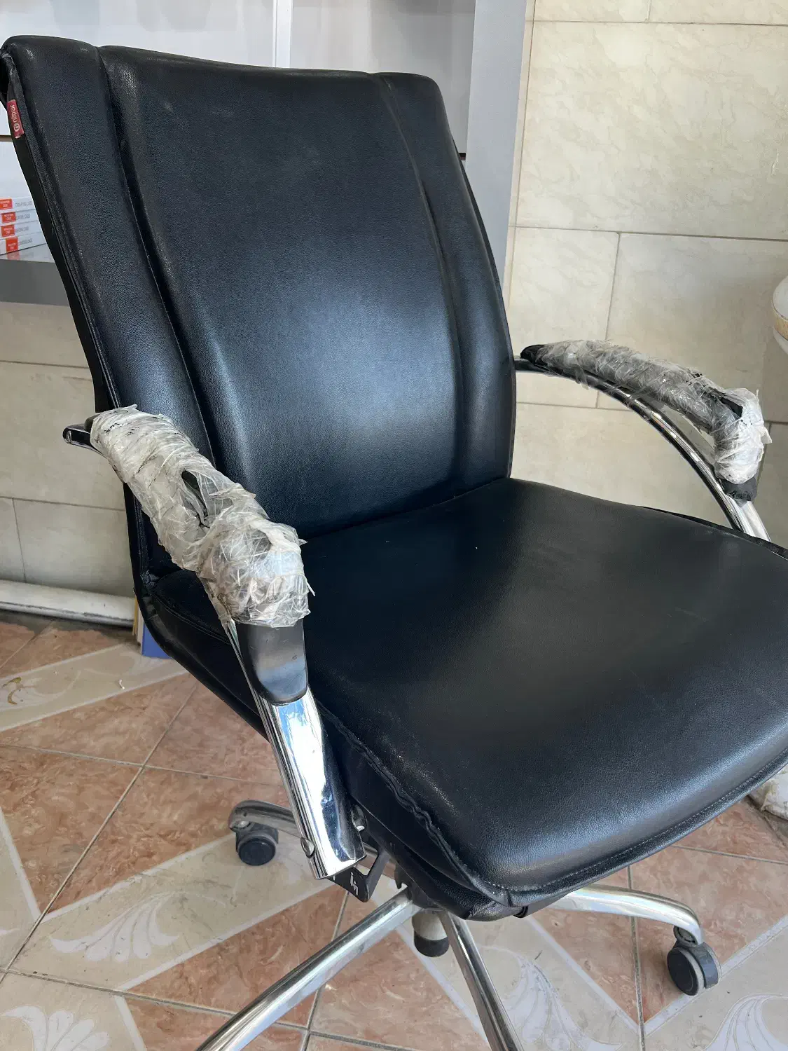 صندلی مدیریتی|مبلمان اداری|کهنوج, |دیوار