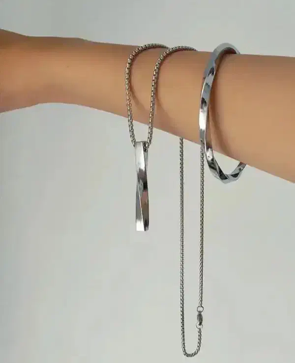 گردنبند|بدلیجات|قرچک, پویینک|دیوار