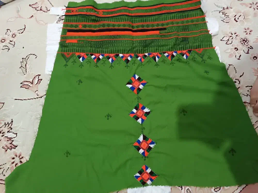 لباس تپه ای|لباس|سراوان, |دیوار