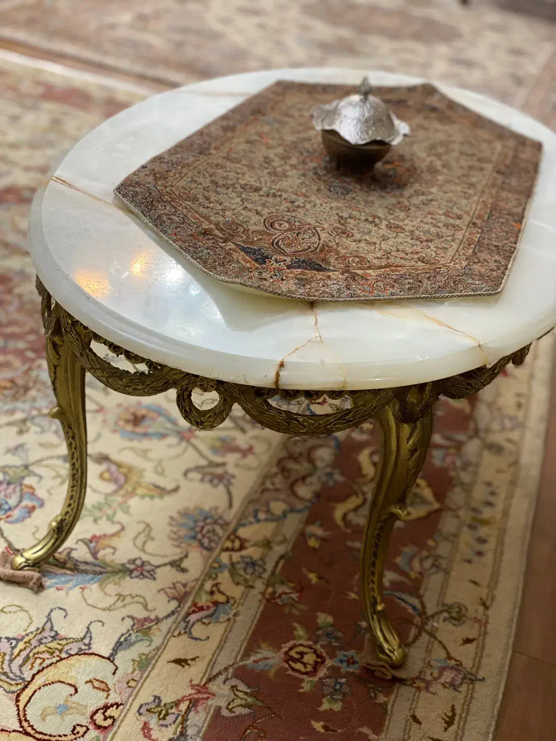 میز برنج اصل|مبلمان خانگی و میز عسلی|تبریز, |دیوار