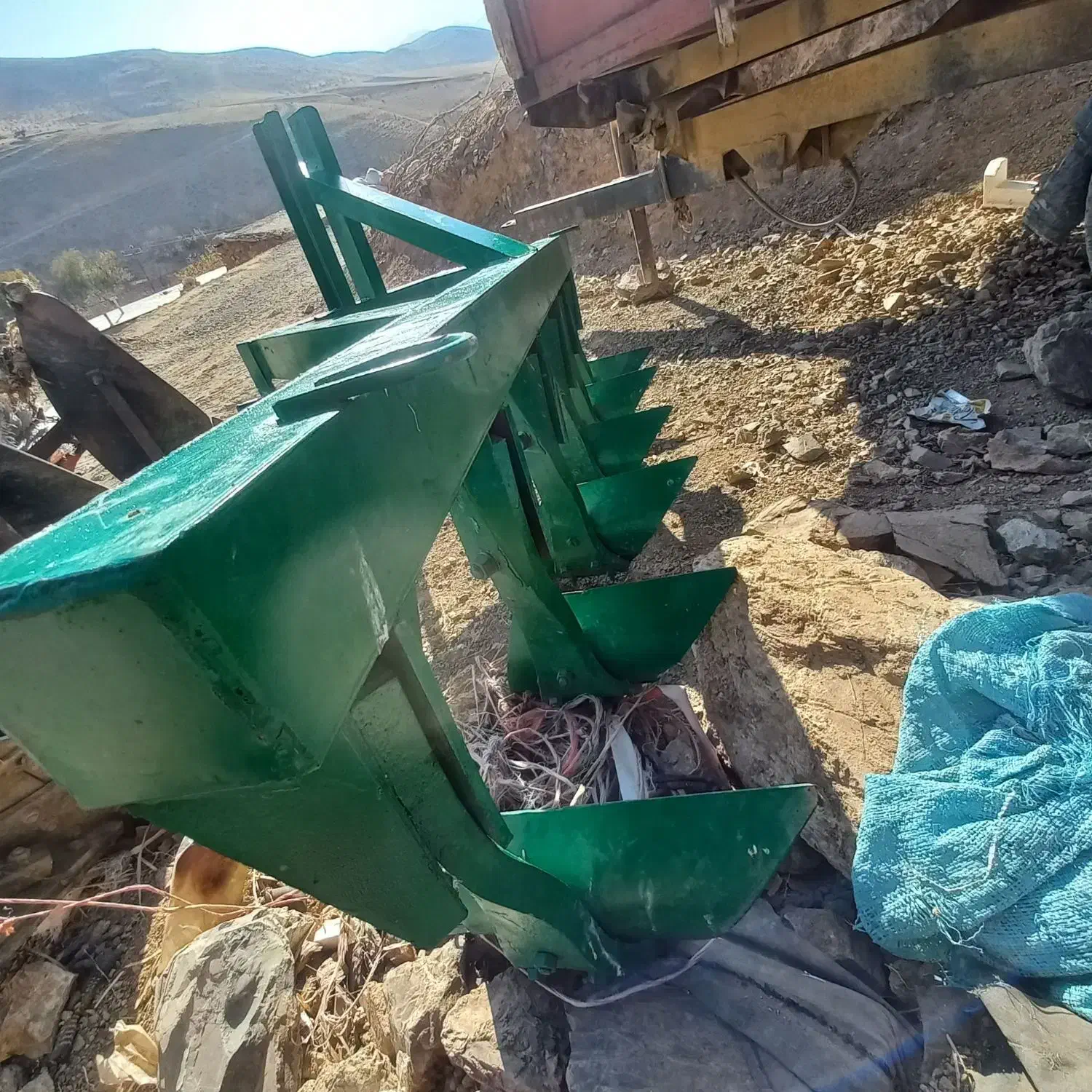 شش خیش صفر|ابزارآلات|امام, |دیوار