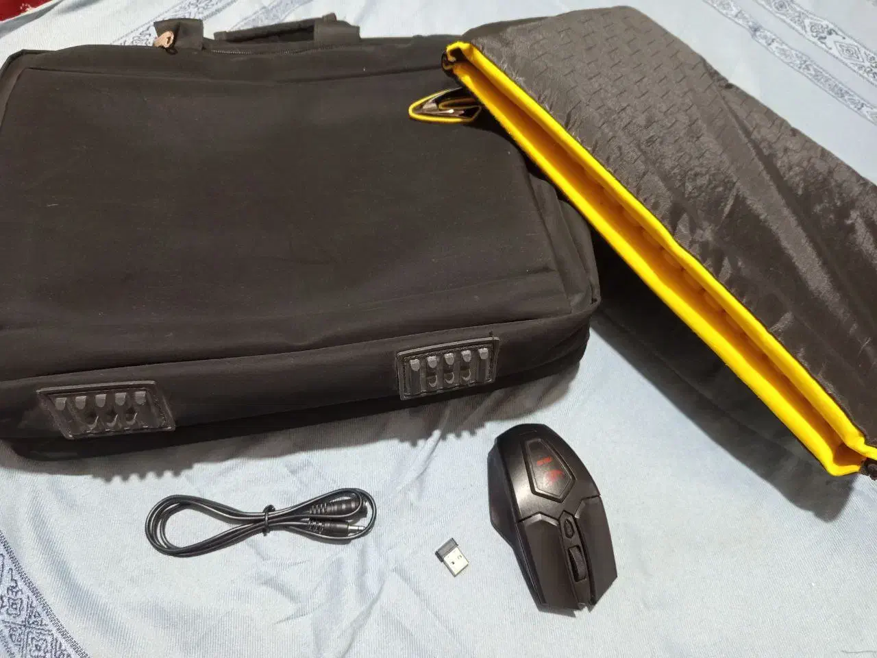 کیف لپ‌تاپ با موس‌ بی‌سیم|قطعات و لوازم جانبی رایانه|مشهد, مهدی آباد|دیوار