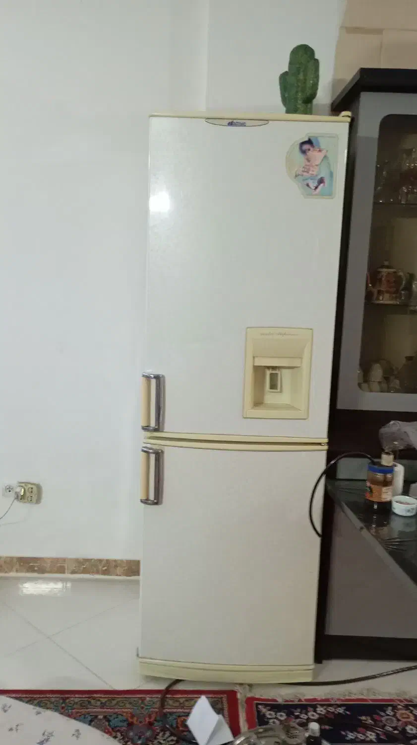 یک جفت یخچال و فریزر کم کار هیمالیا و قندیل|یخچال و فریزر|مشهد, سپاد|دیوار