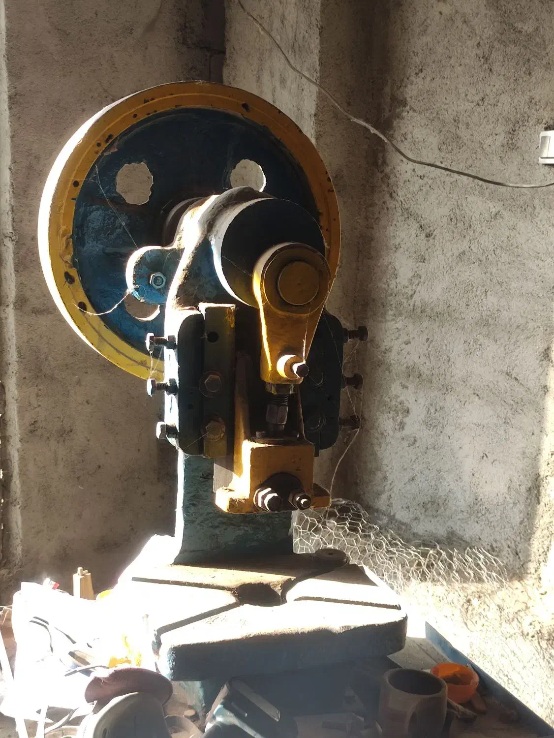 پرس ضربه ای 8 تن با قالب واشر|ماشینآلات صنعتی|میاندوآب, |دیوار