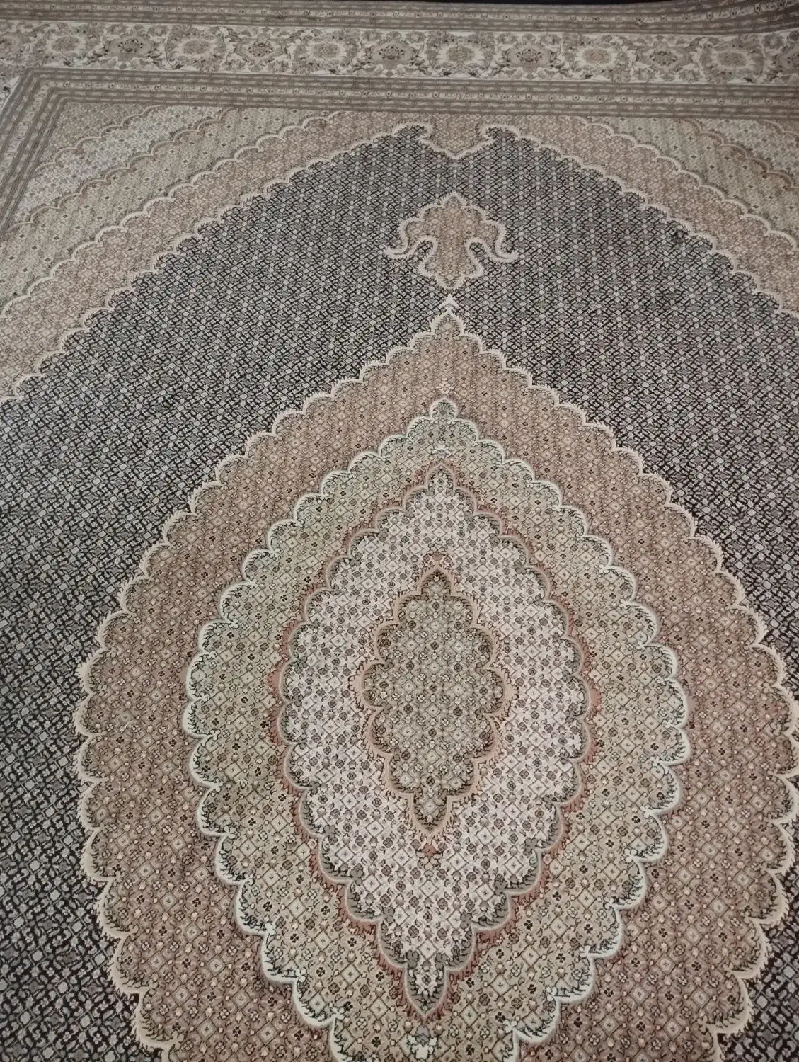 فرش مدل ماهی ۷۰۰شانه ماشینی|فرش|خوی, |دیوار