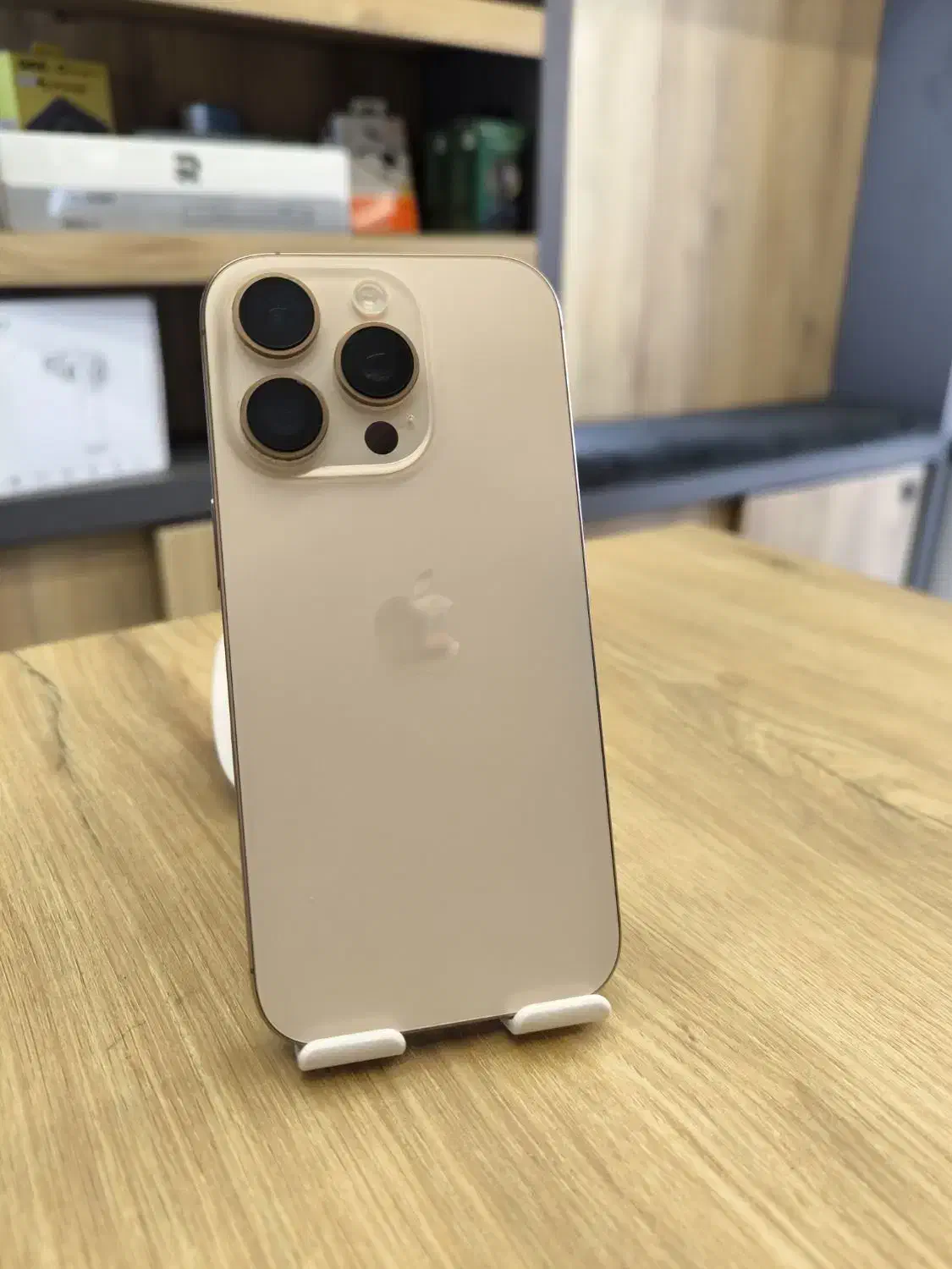 iPhone 16pro|موبایل|شیراز, سینما سعدی|دیوار