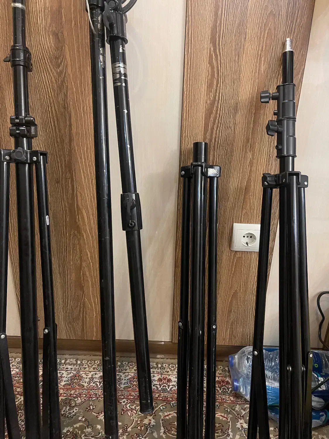 ۴ عدد پایه دوربین بسیار محکم و عالی|دوربین عکاسی و فیلم‌برداری|تهران, شهرآرا|دیوار