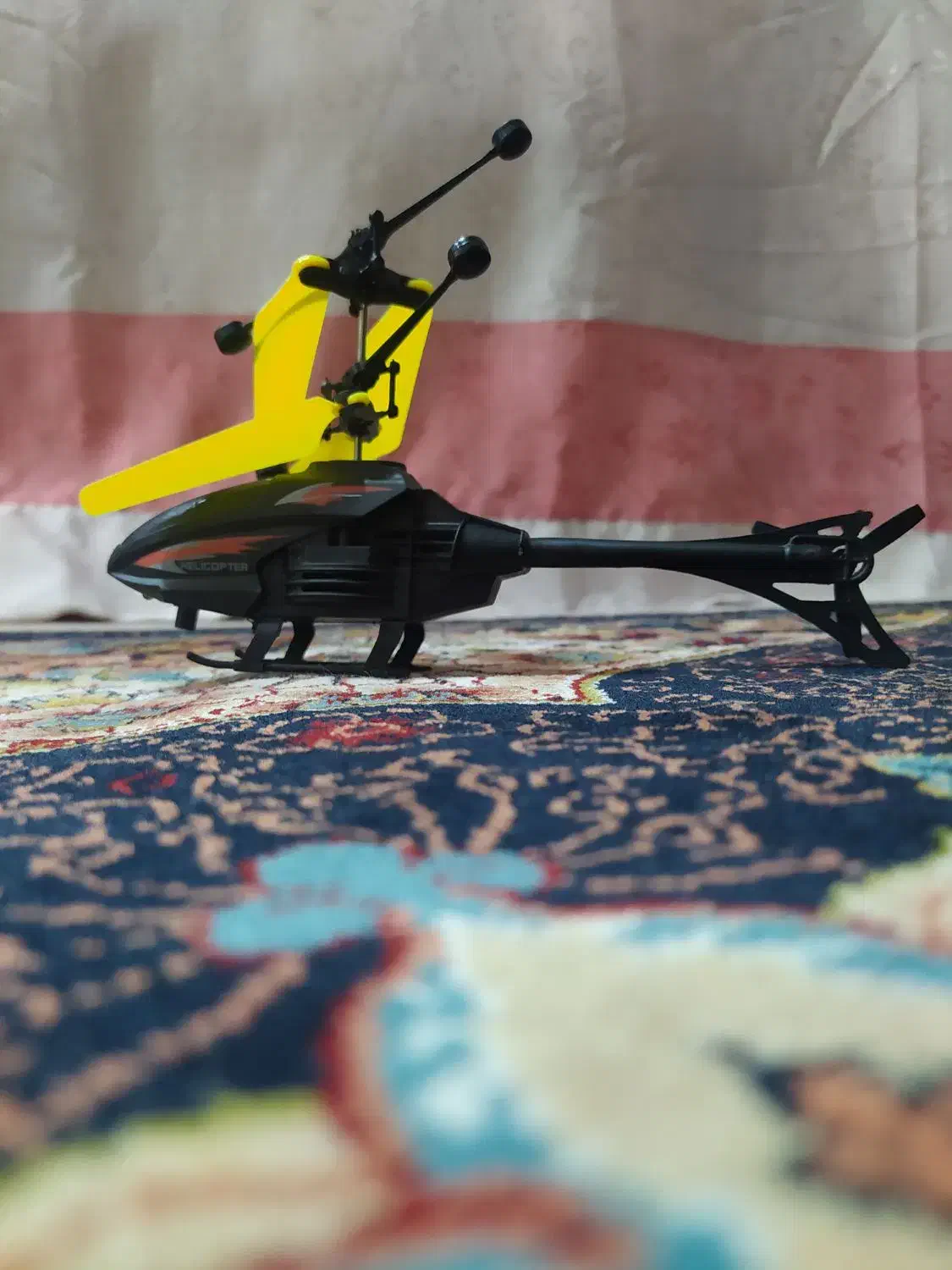 هلی کوپتر سنسوردار|اسباب‌‌بازی|خمیر, |دیوار