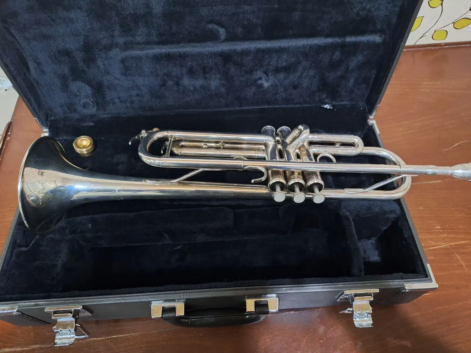 ترومپت یاماها۴۳۳۵|سازهای بادی|اراک, |دیوار