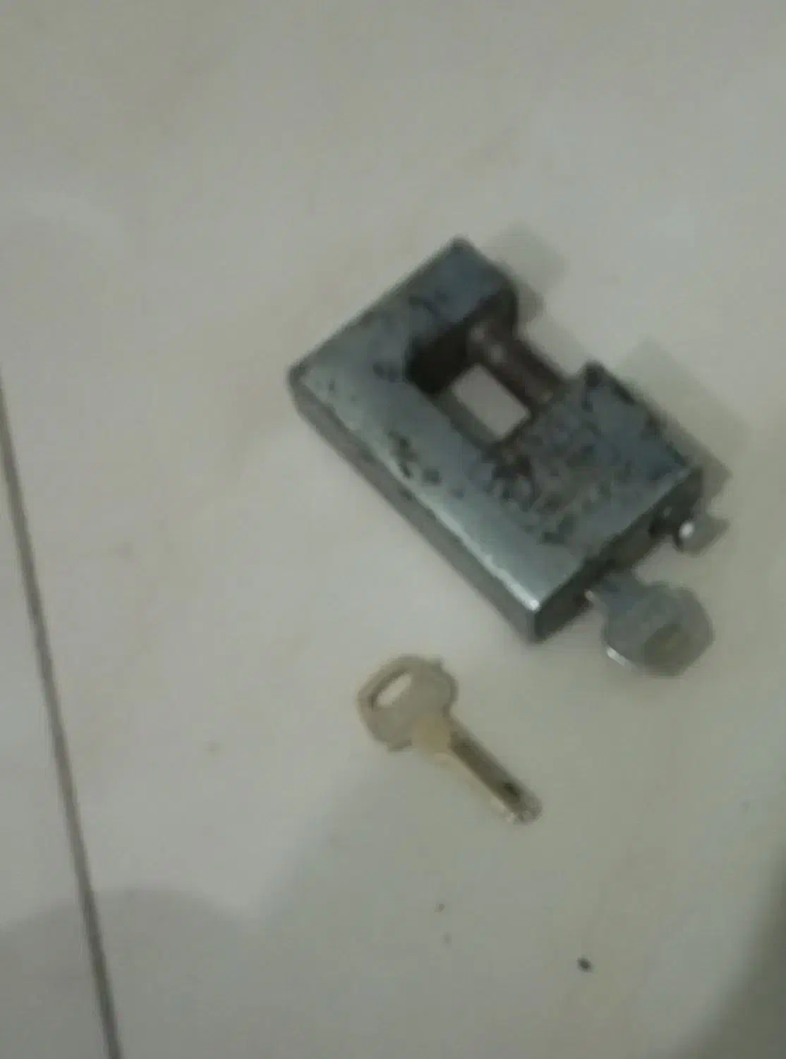 تسمه باربند وانت نو  ویکدستگاه برق وقفل کارکرده|قطعات یدکی و لوازم جانبی|مشهد, ایثارگران|دیوار