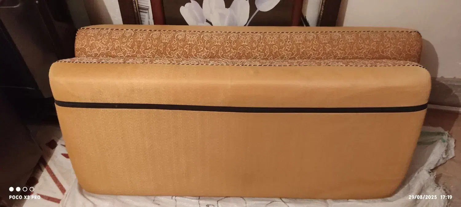 پشتی در حد نو و مینی بوفه|پشتی|بیرجند, |دیوار