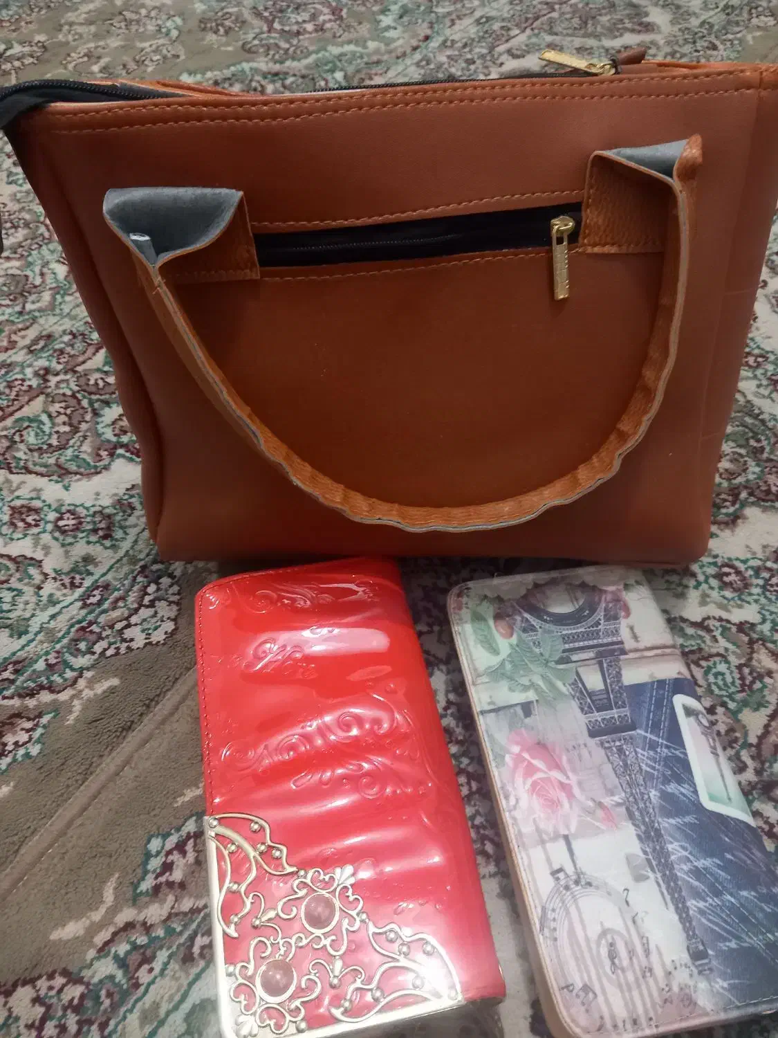 کیف|کیف، کفش، کمربند|اقبالیه, |دیوار