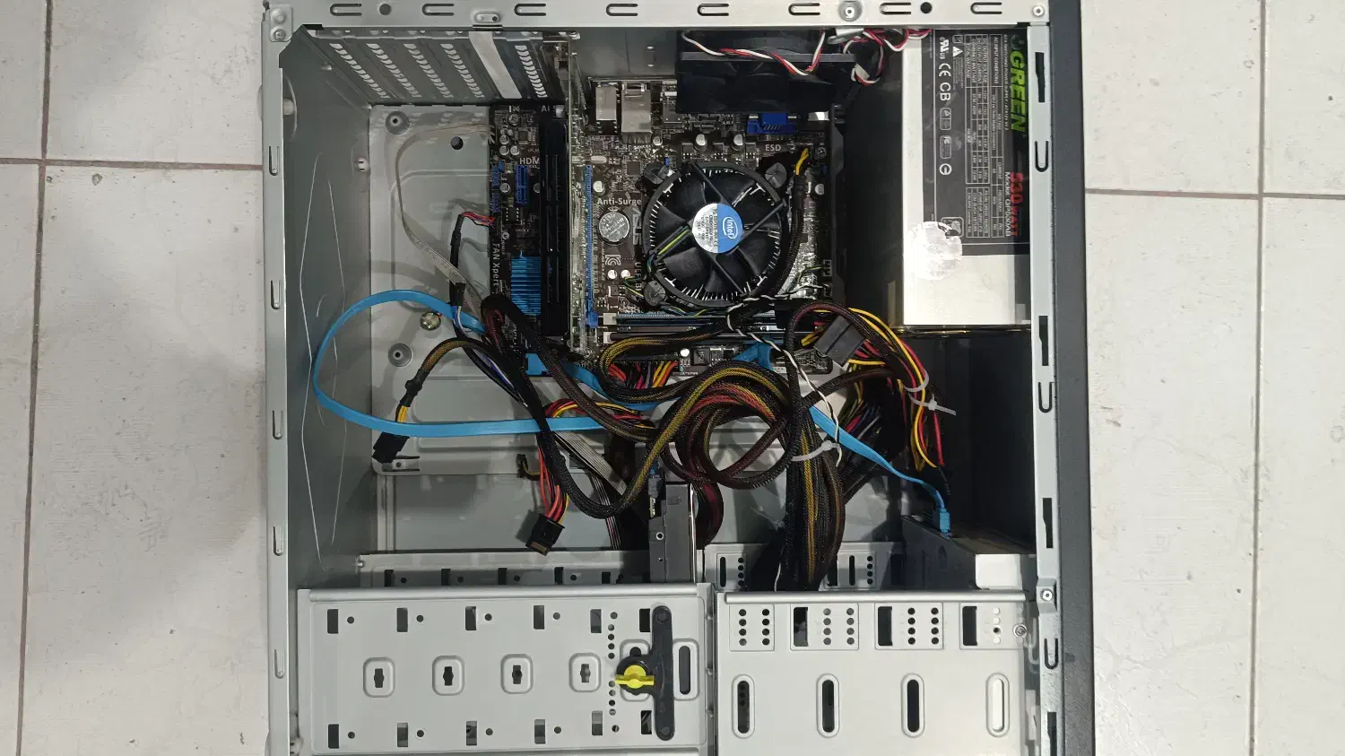 کیس گیمینگ کاملا سالم|رایانه رومیزی|ایلام, |دیوار